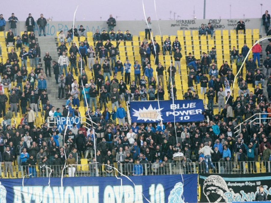 «Τέλος στη φαρσοκωμωδία»