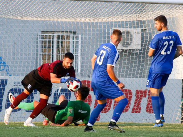 Έκλεισε δυο ακόμα φιλικά