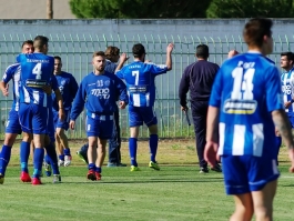 Δυάδα απόντων με Νίκη