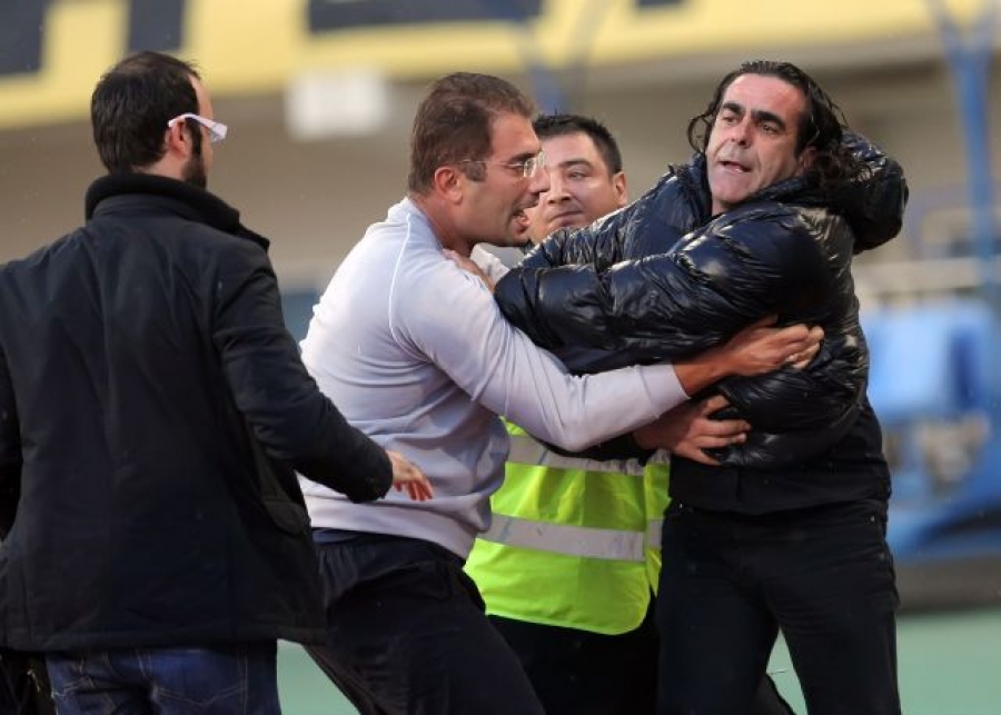 Λαμπράκης: «Γέλια τον Μάιο»