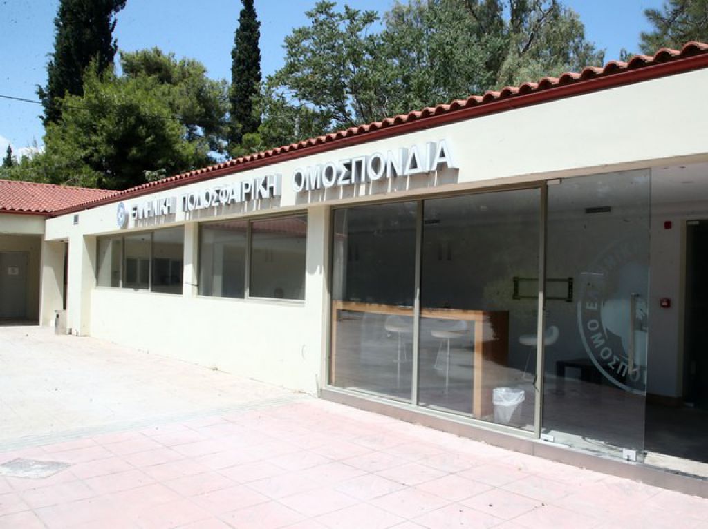Αναβολή για την αναδιάρθρωση της SL2