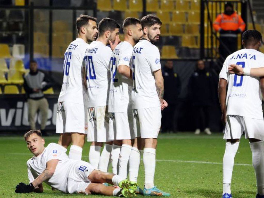 Με 18άδα η Νίκη Βόλου