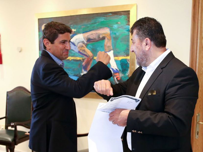 «Ερήμην δεν επιτρέπεται…»