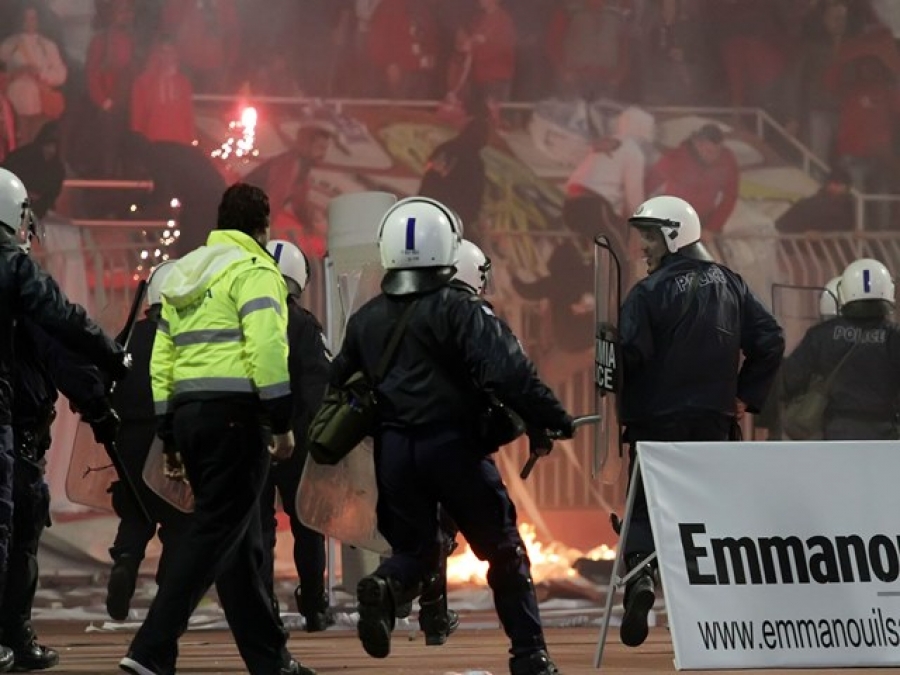 «Μέχρι και τιμωρία έδρας»