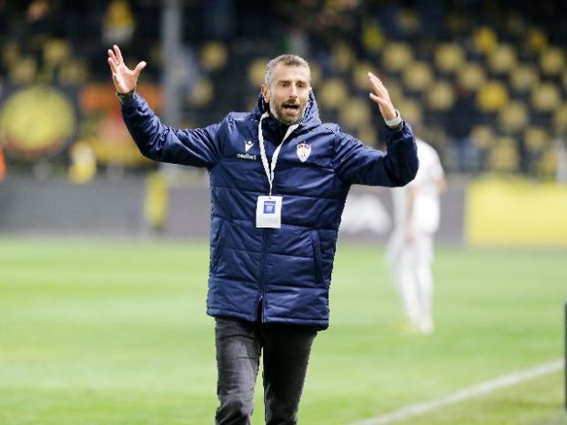 Προς Νίκη Βόλου ο Μαλεζάς