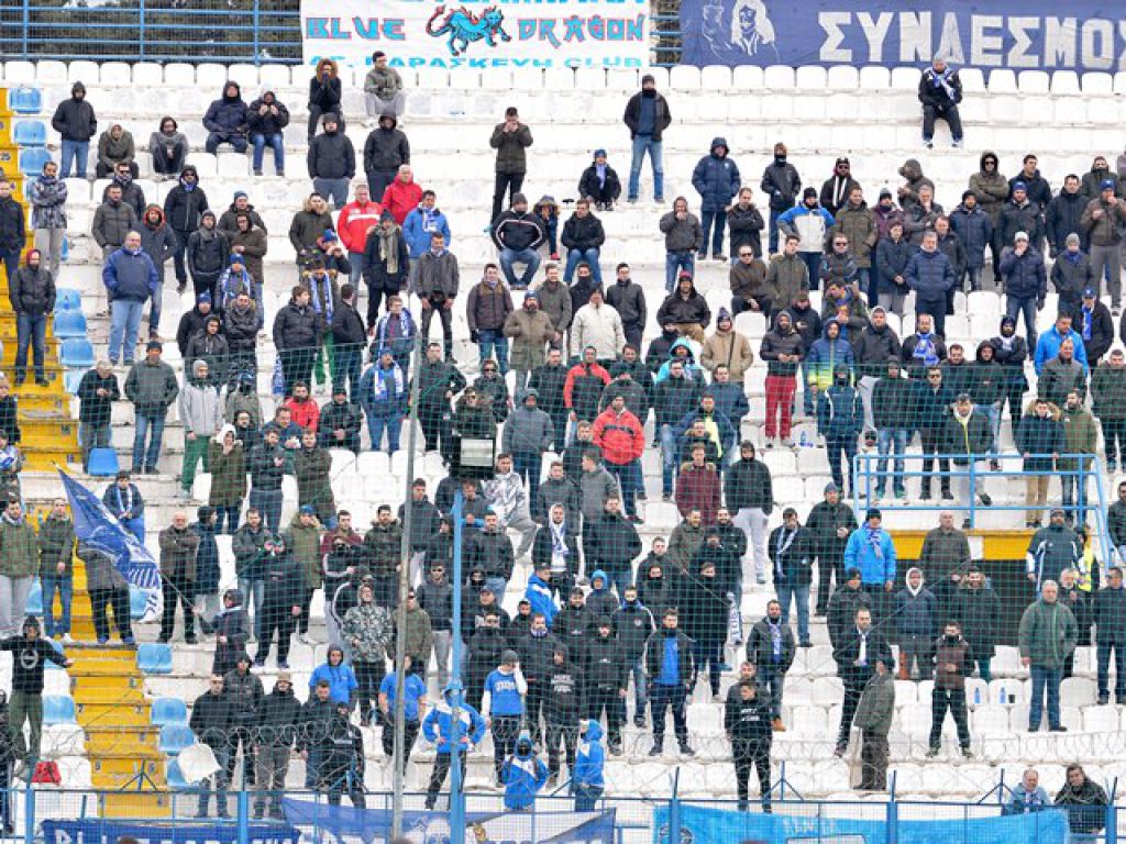 «Μία ομάδα στο γήπεδο»