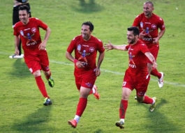 Ετοιμοπόλεμος ο Ντράμι