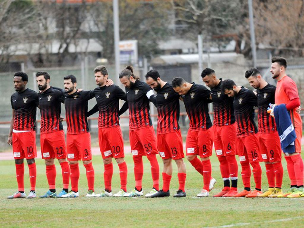 Τρεις ώρες ανάλυση