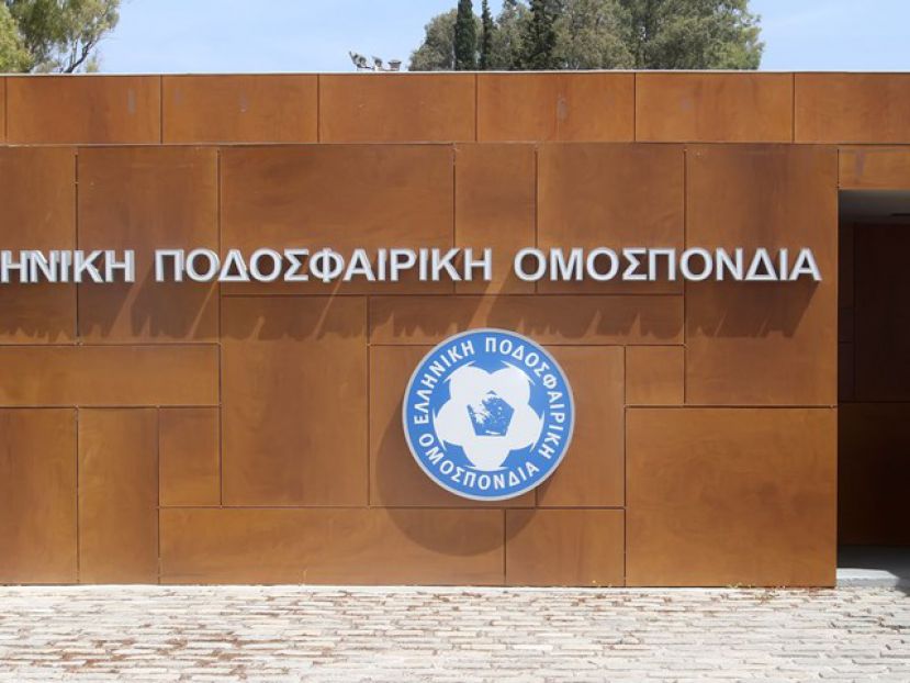 «Αυταρχισμός στο… κόκκινο»