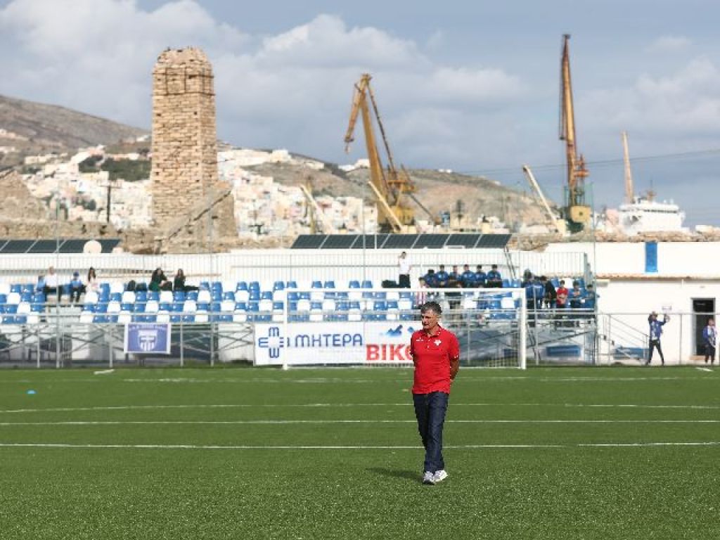 Ακατάλληλο το γήπεδο της Ελλάς Σύρου