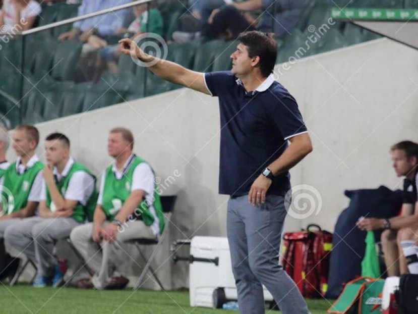 Ξεκαθαρίζει του προπονητή