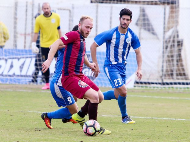 Ο Λώττας 15 μέρες εκτός