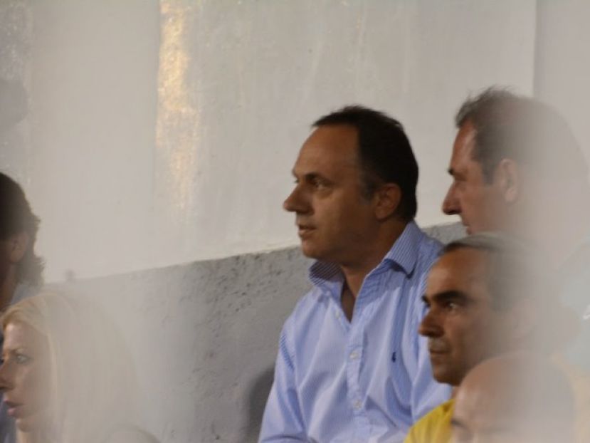 Τρίτος σε σειρά αποχώρησης…