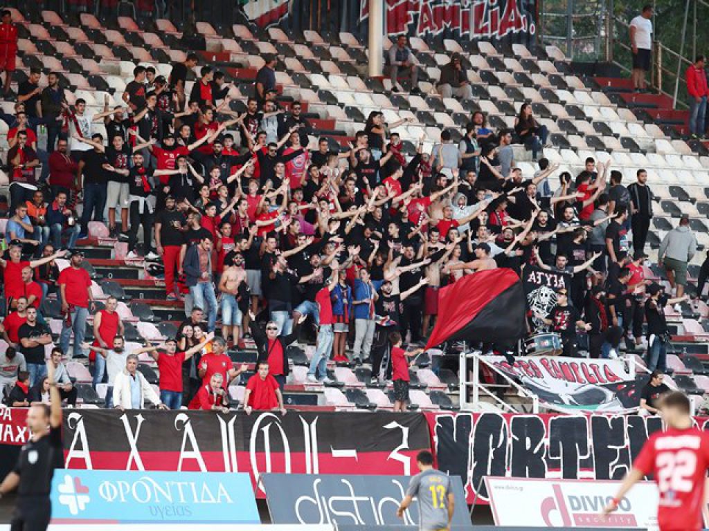 Με κόσμο στο ντέρμπι