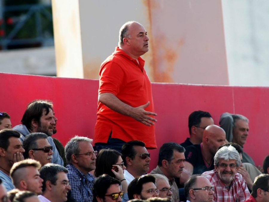 Μπέος: «Βοηθήστε τον Ολυμπιακό»