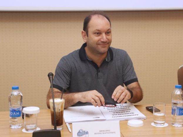 «Ο κάθε κατεργάρης στον πάγκο του»