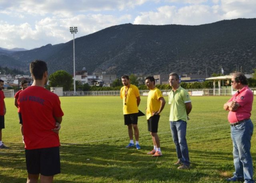 Τρεις νέοι στον Φωκικό