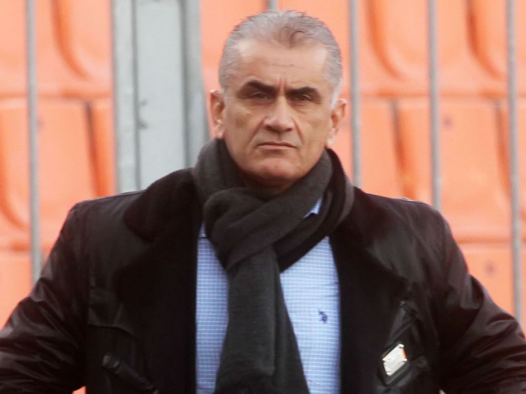 «Να σταματήσουν όλοι!»