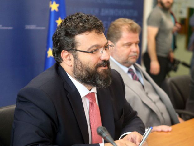 «Μετά θα τρέχουν»