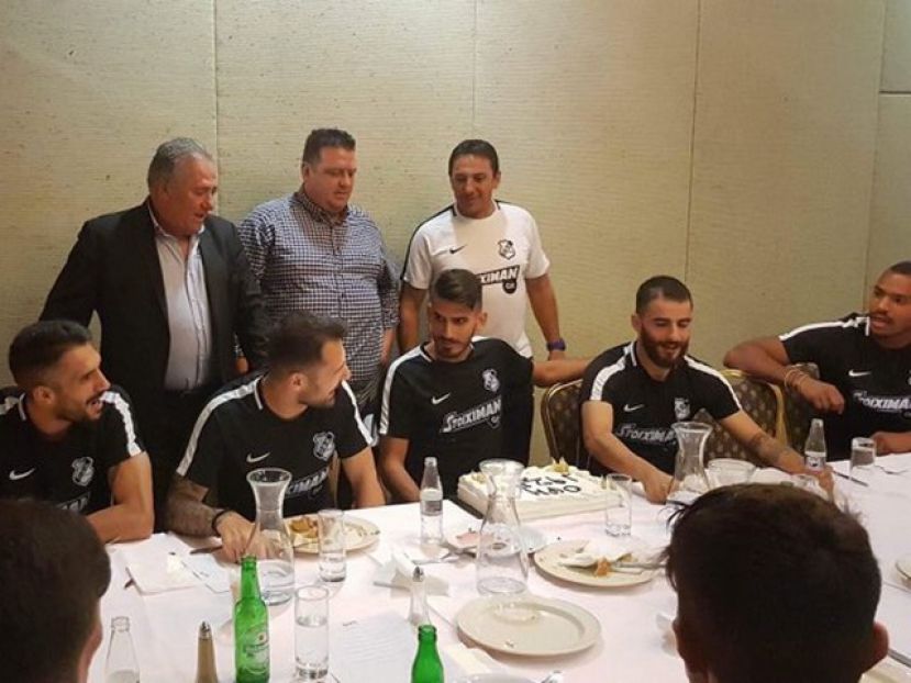 Έσβησαν κεράκια στον Φαζό