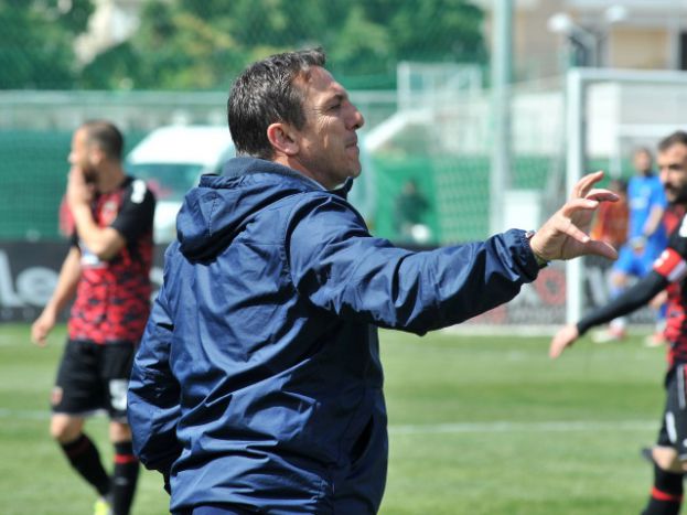 «Να μείνουμε πρώτοι»