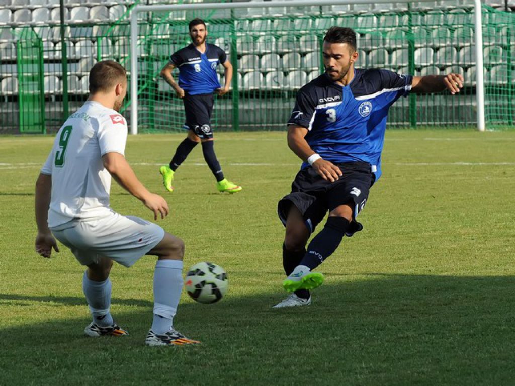 Ίσως πάει για επιθετικό