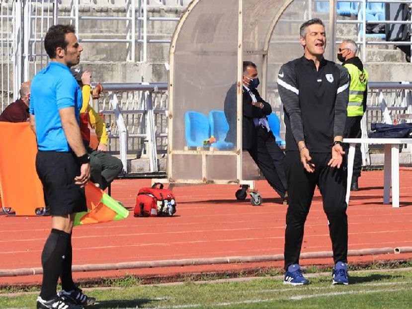 Ντεμπούτο χωρίς ανακοίνωση