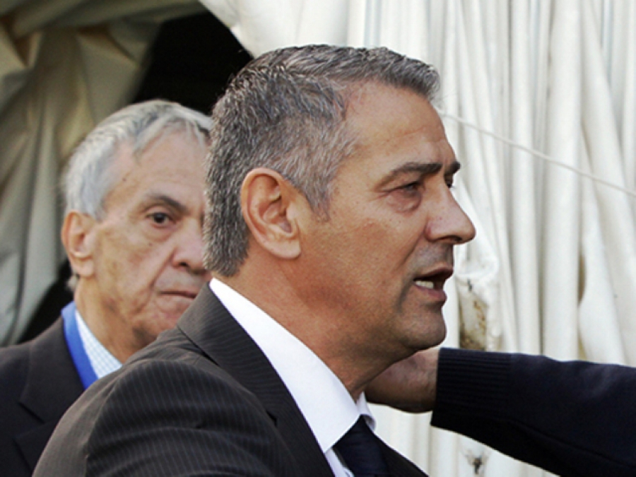 Παπανδρέου και επίσημα