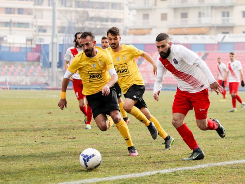 Τελειώνει και με το αμυντικό χαφ