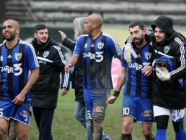 Στροφή στο ντέρμπι…