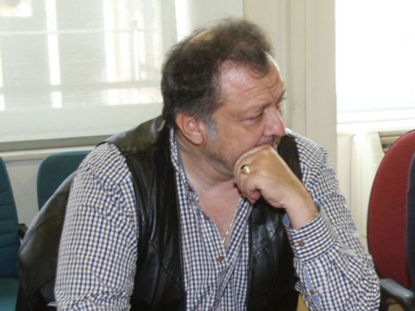 Άδεια σε Πονηράκο