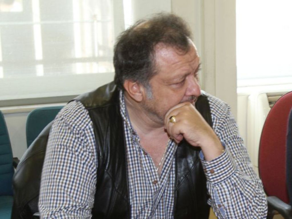 Άδεια σε Πονηράκο