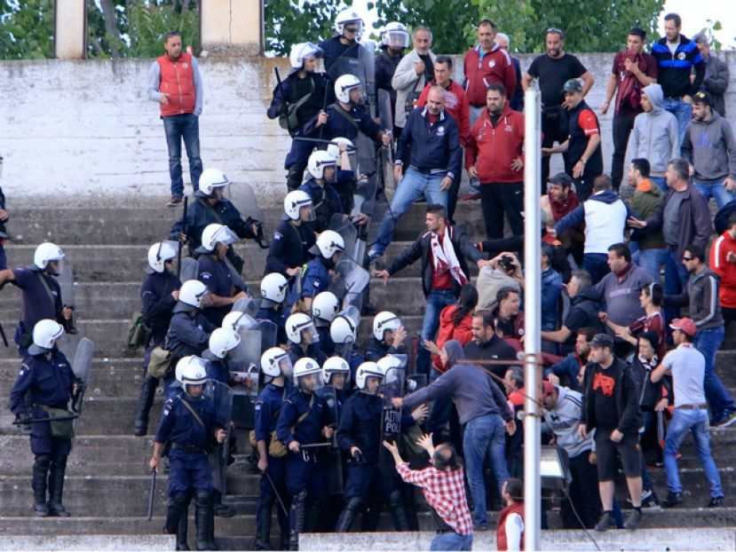 Ξύλο με την αστυνομία (photos)