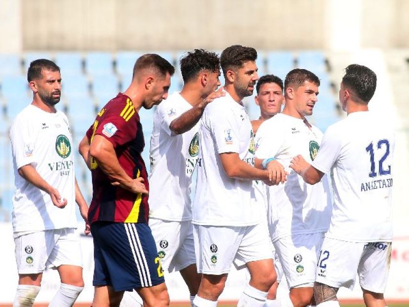 «Καθάρισε» με Ντόβενταν
