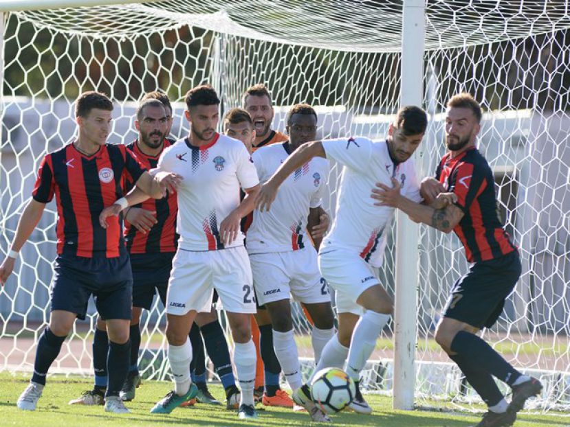 Μία 12άδα εκτός