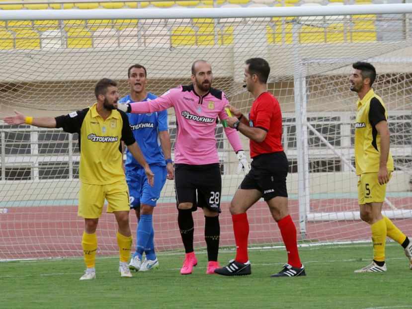 Υπέγραψαν οι τρεις στον ΑΟΧ