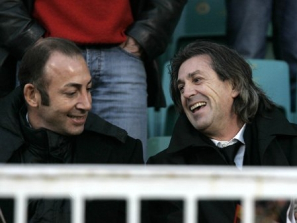 Μαυραετοί εναντίον Σούπερ Λίγκας