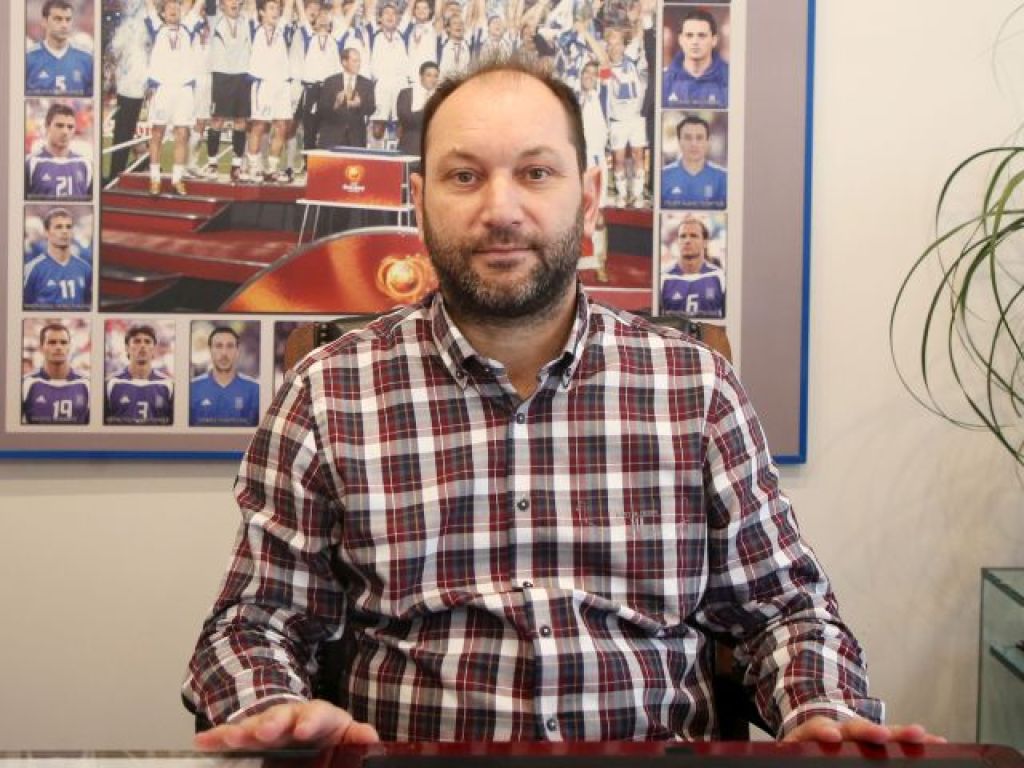 «Γεμίζουμε τον κουμπαρά»