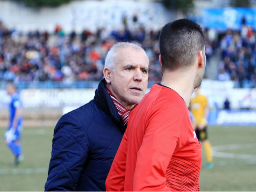 «Κοιτούσε τα αστέρια»