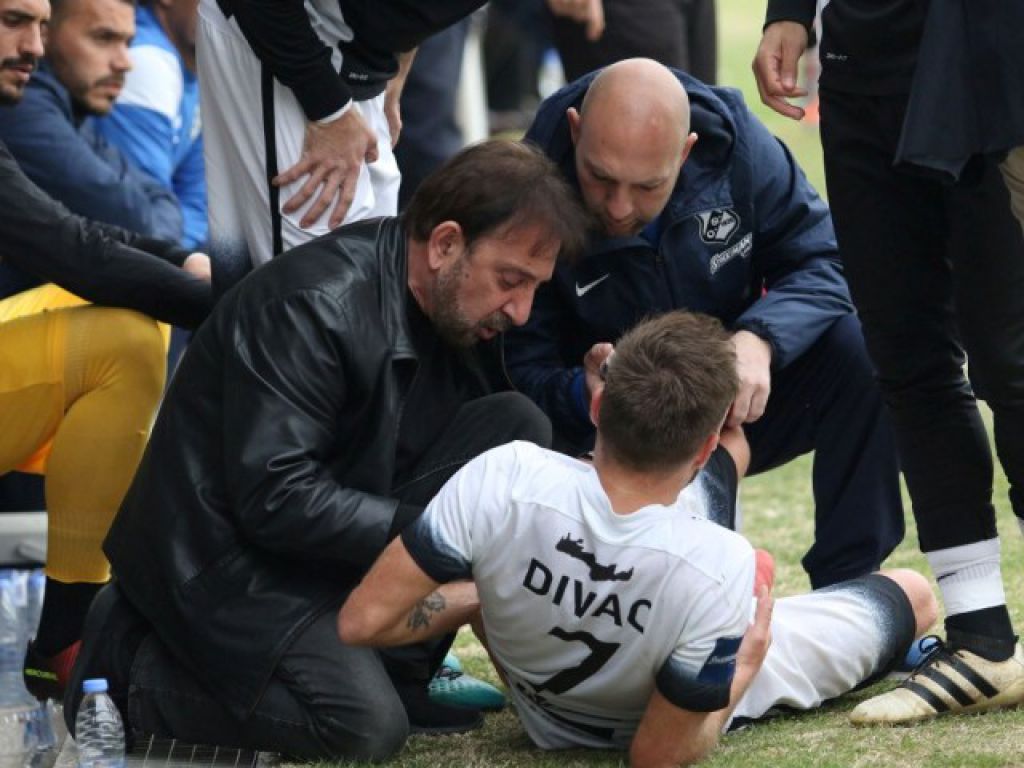 Ξεκινά με γεμάτο απουσιολόγιο