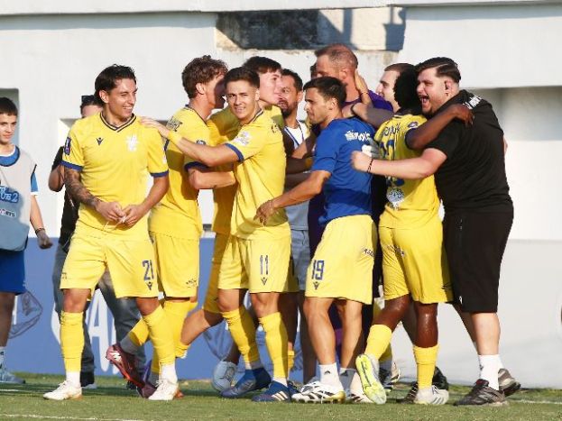 Πρόκριση με σούπερ Γκαραβέλη