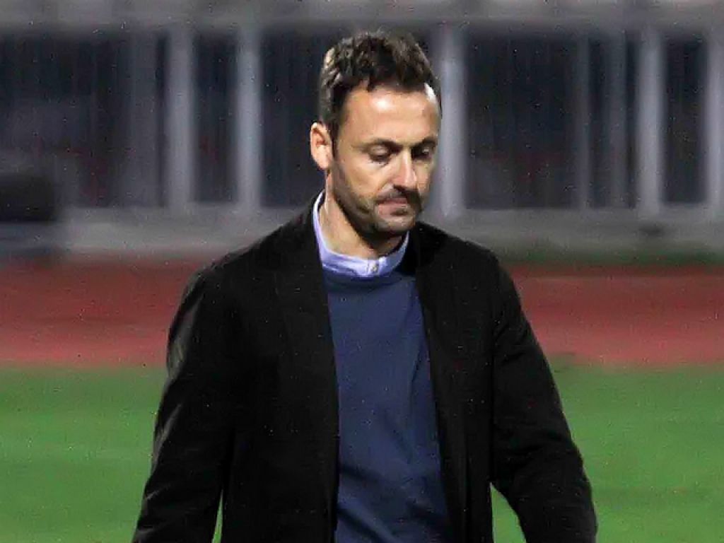 Επαφή με Παπαβασιλείου