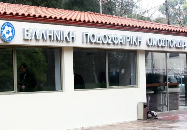 Άδεια μόνο σε τρεις!
