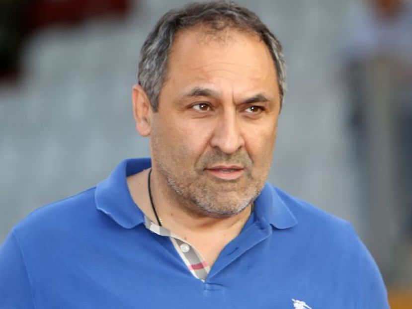 Φεύγει ο Παπαθανασάκης