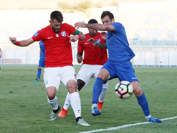 Τρεις στο απουσιολόγιο