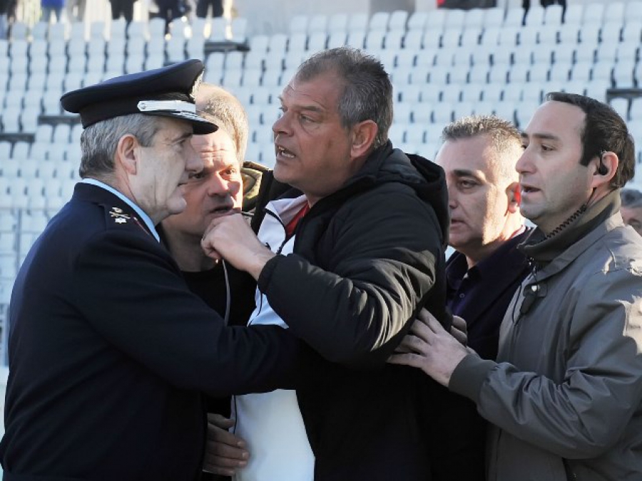 Έξι σε απολογία