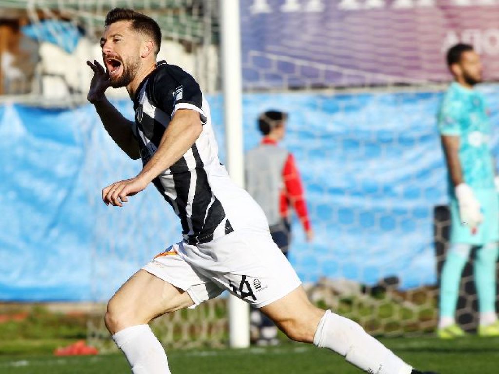 Άλωσε τη Νέα Σμύρνη
