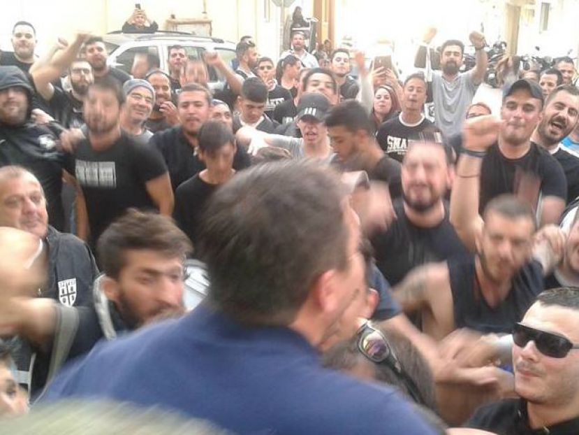 Στον…αέρα ο Παπαδόπουλος (video)