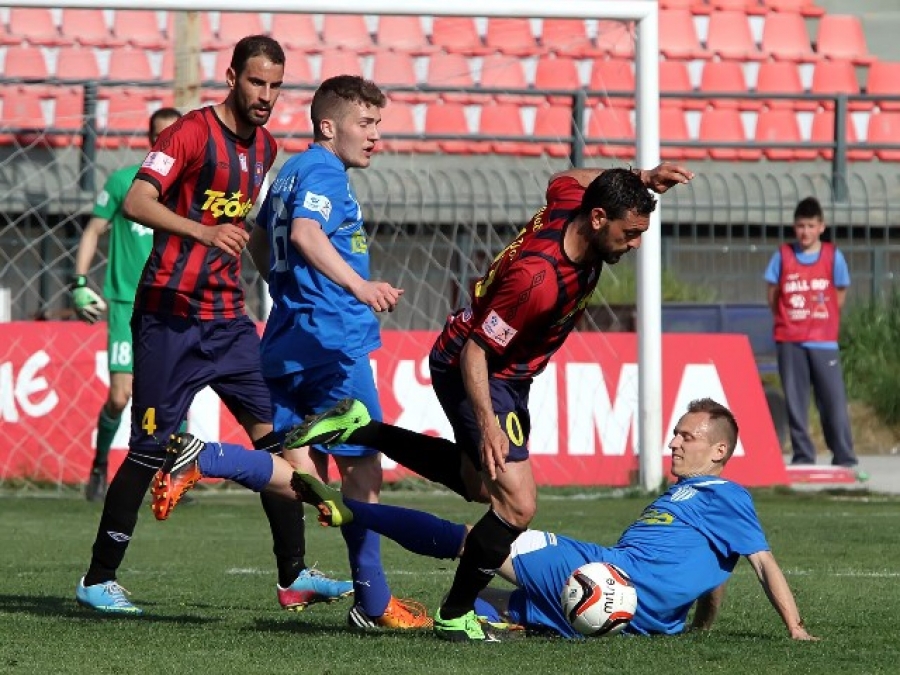 Βέλη σε διαιτησία, Football League