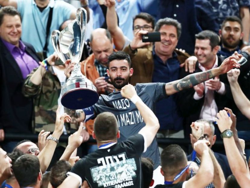 Αποσύρεται ο Κλάους (pic)